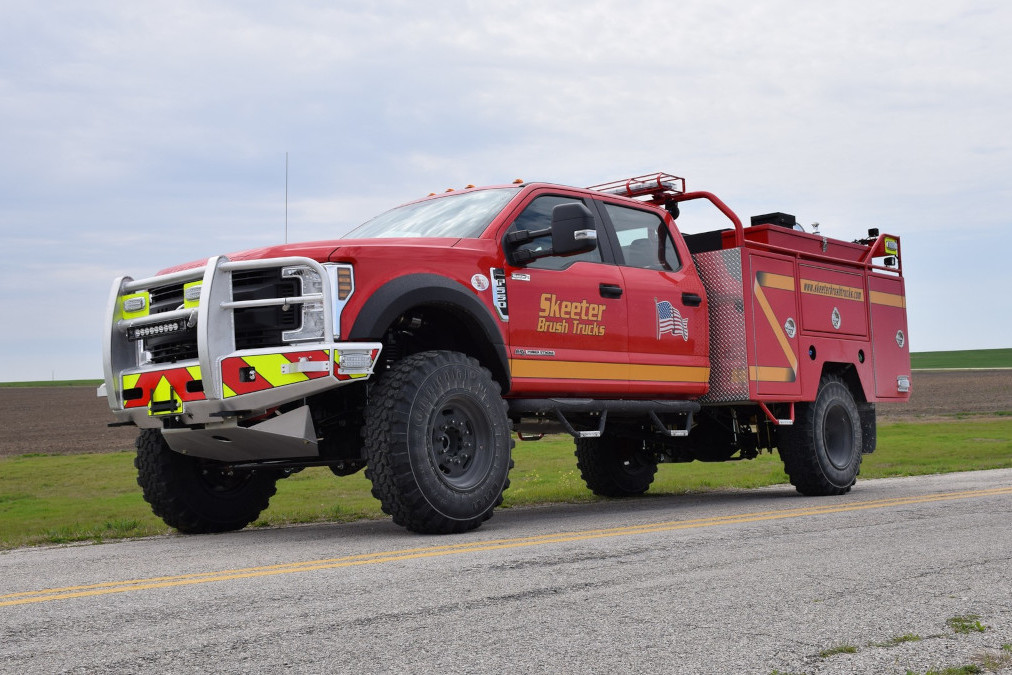 A Skeeter Type-6 apparatus on the side of a rural road